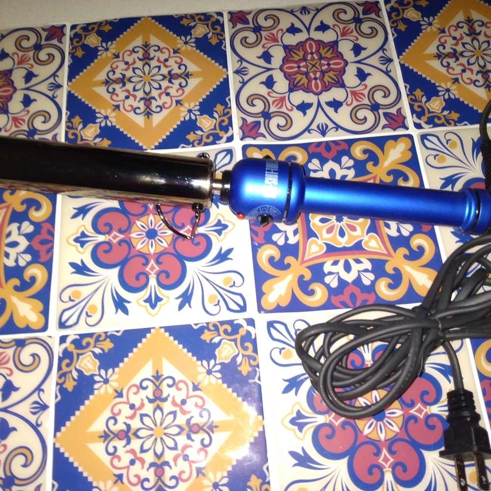 Hot Tools Clipperless Wand